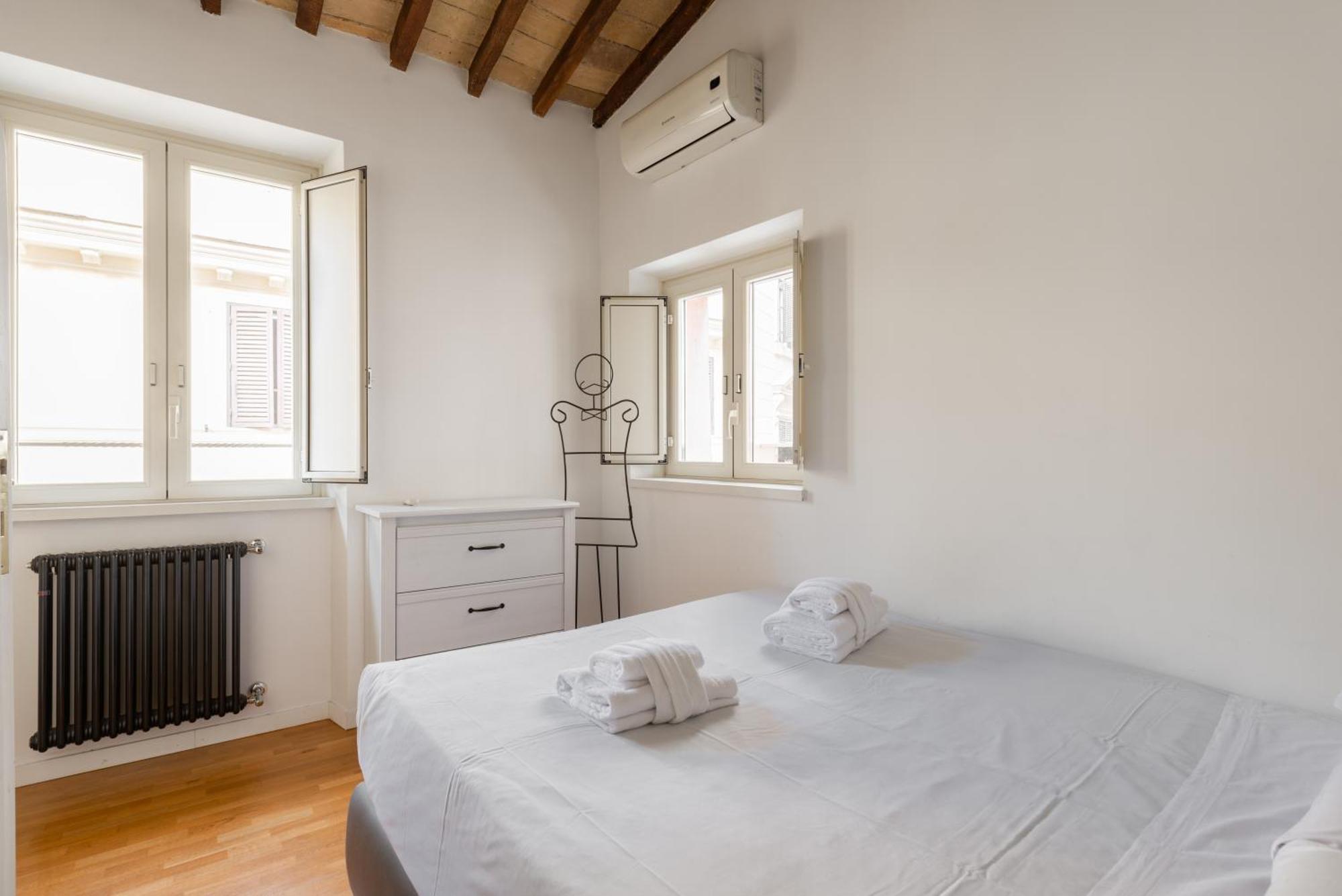 Pavone Centre Romantic Apartment Ngoại thất bức ảnh