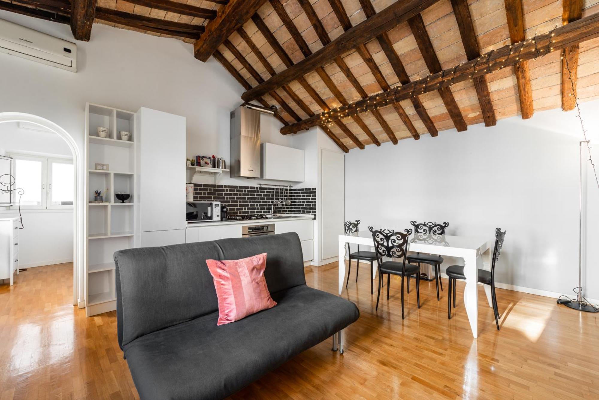 Pavone Centre Romantic Apartment Ngoại thất bức ảnh